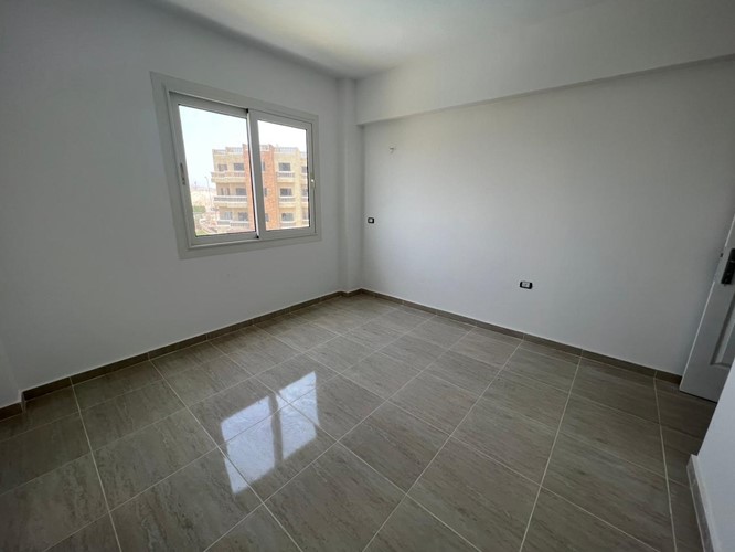 new 1 bedroom apartment with private roof